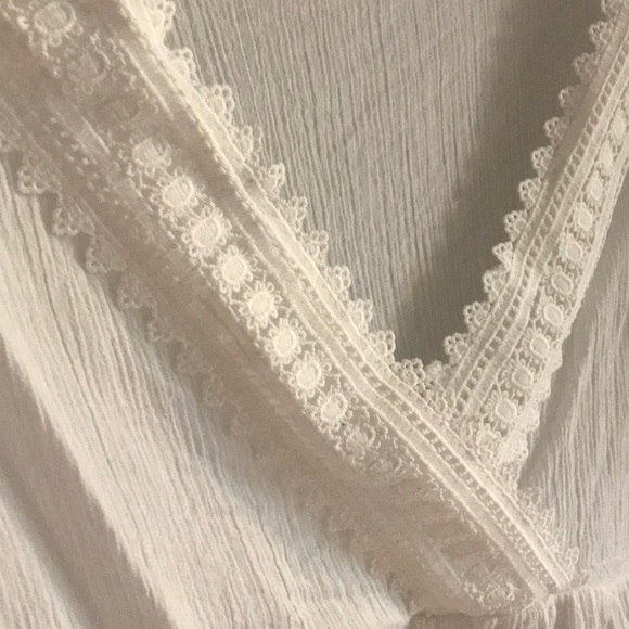 White top - Picture 4 of 5